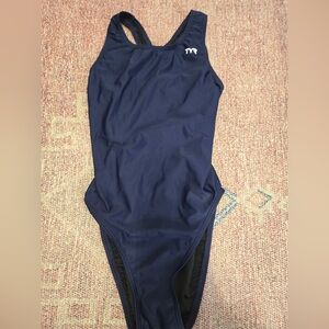 TYR Racerback one piece navy swim suit size 32 like new